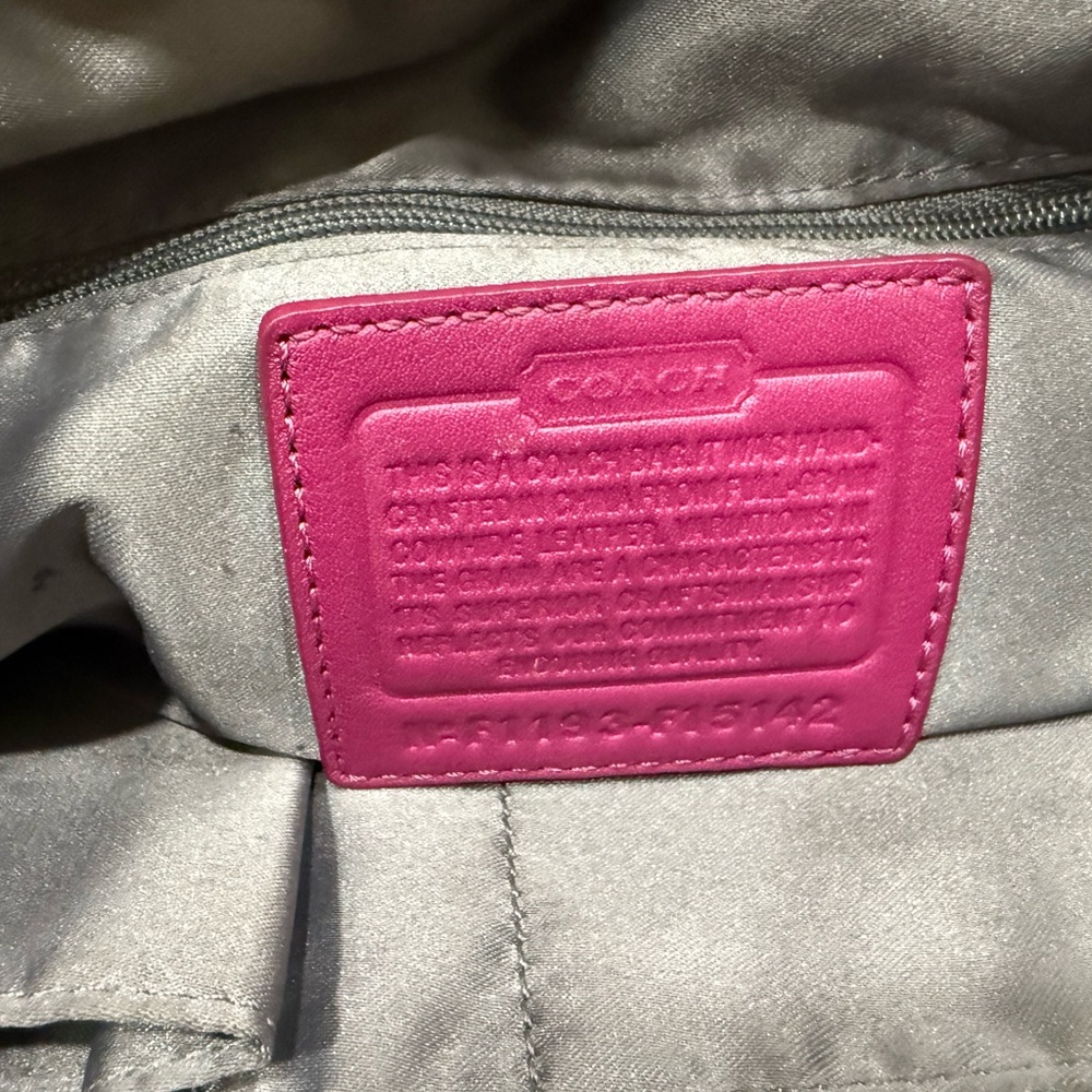 Coach Patent Leather Tote Bag – Deep Berry Pink – Shoulder Bag - Picture 3 of 4